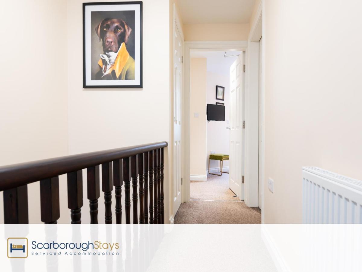 Scarborough Stays - Luxury Townhouse Ideal For Large Groups - Hot Tub Экстерьер фото