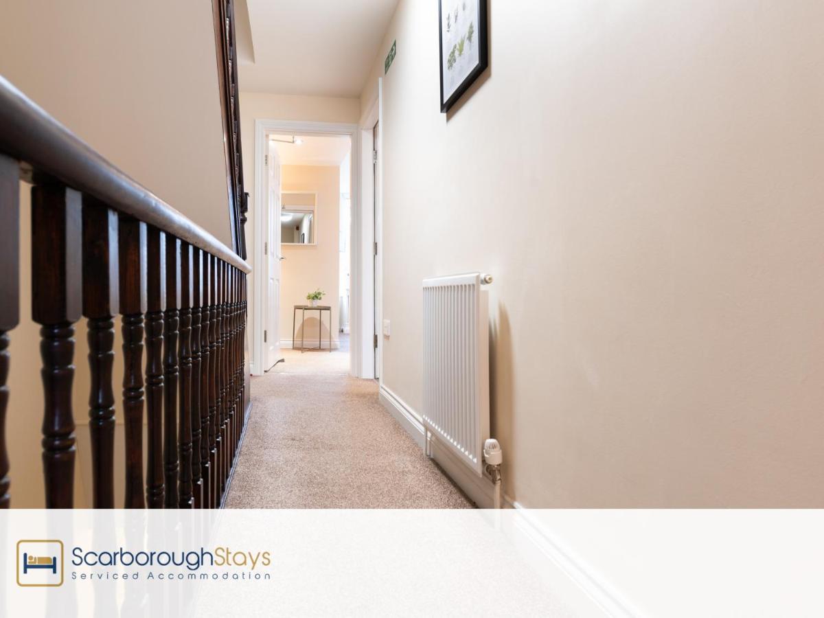 Scarborough Stays - Luxury Townhouse Ideal For Large Groups - Hot Tub Экстерьер фото